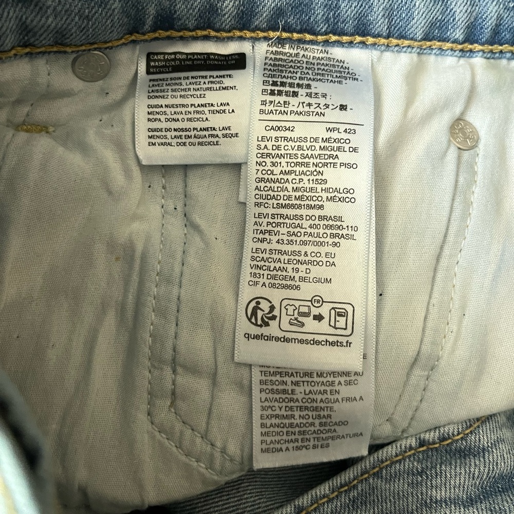 Levi's Premium Ribcage Bermuda Denim Shorts in Burst - Picture 8 of 12